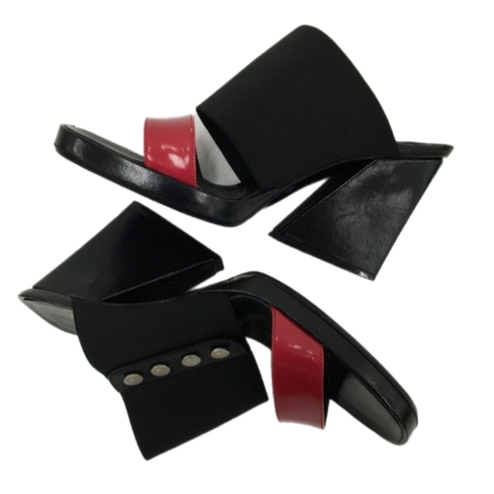 Chanel Red & Black Leather CC Open Toe Block Heel Y2K Sandals Size EU 36/US 5.5 - Picture 6 of 12